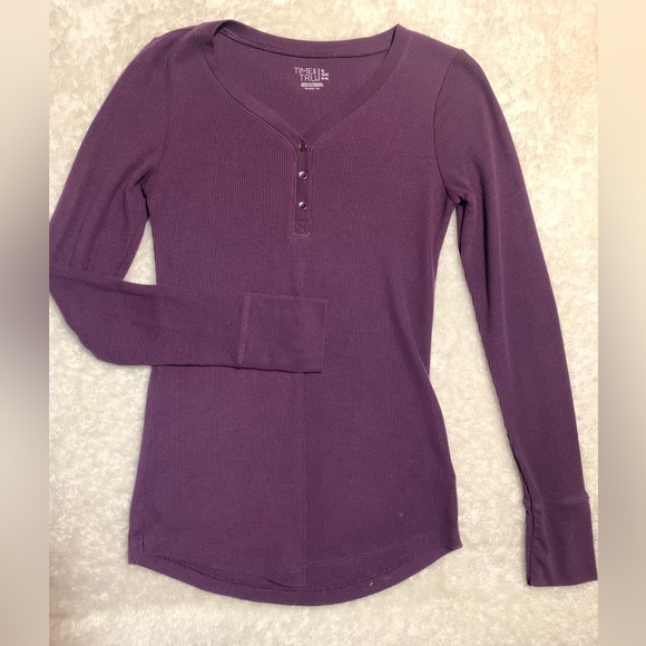Time and Tru Tops - 🌸(3/$20) LIKE NEW plum waffle long sleeve shirt